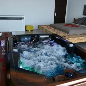Appartement Rooftop Luxe Verduron Jacuzzi, Marseille